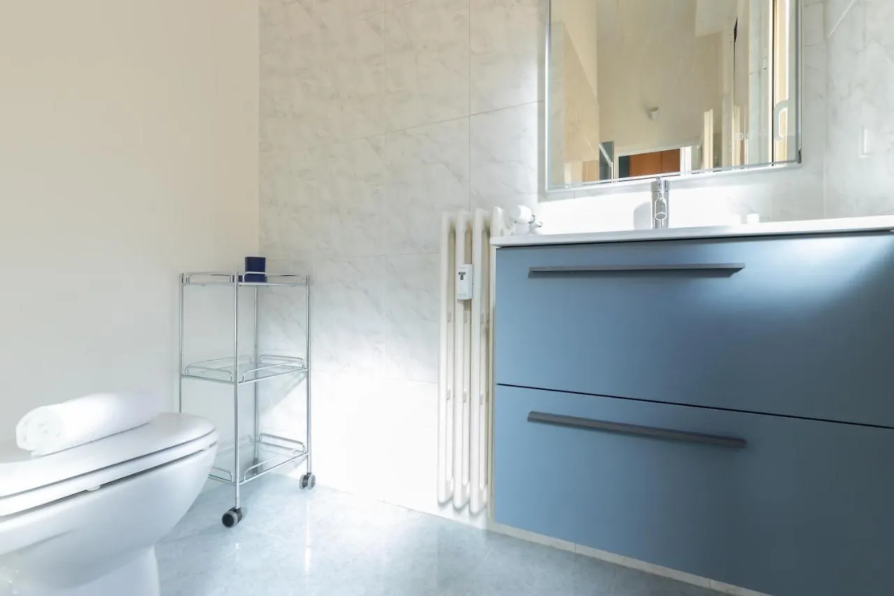 Апартаменты Joivy Wonderful 2Bed Flat In Perfect Centre Милан 0*,